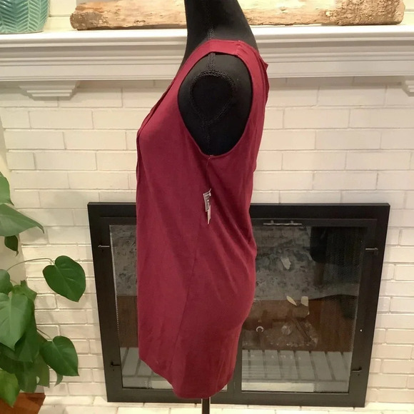 #175 NWT Eddie Bauer Cranberry Pleated Front Top Size Small - Picture 5 of 8